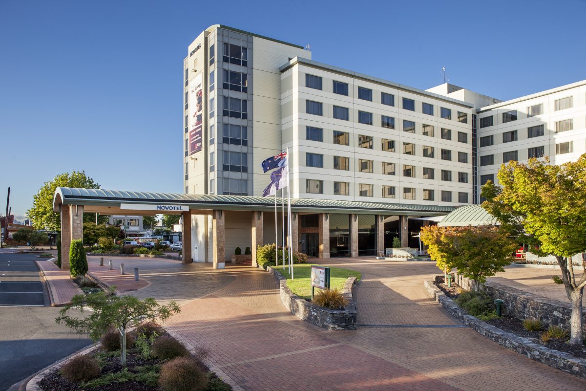 Stay at Novotel Rotorua Lakeside for Rotorua Ekiden